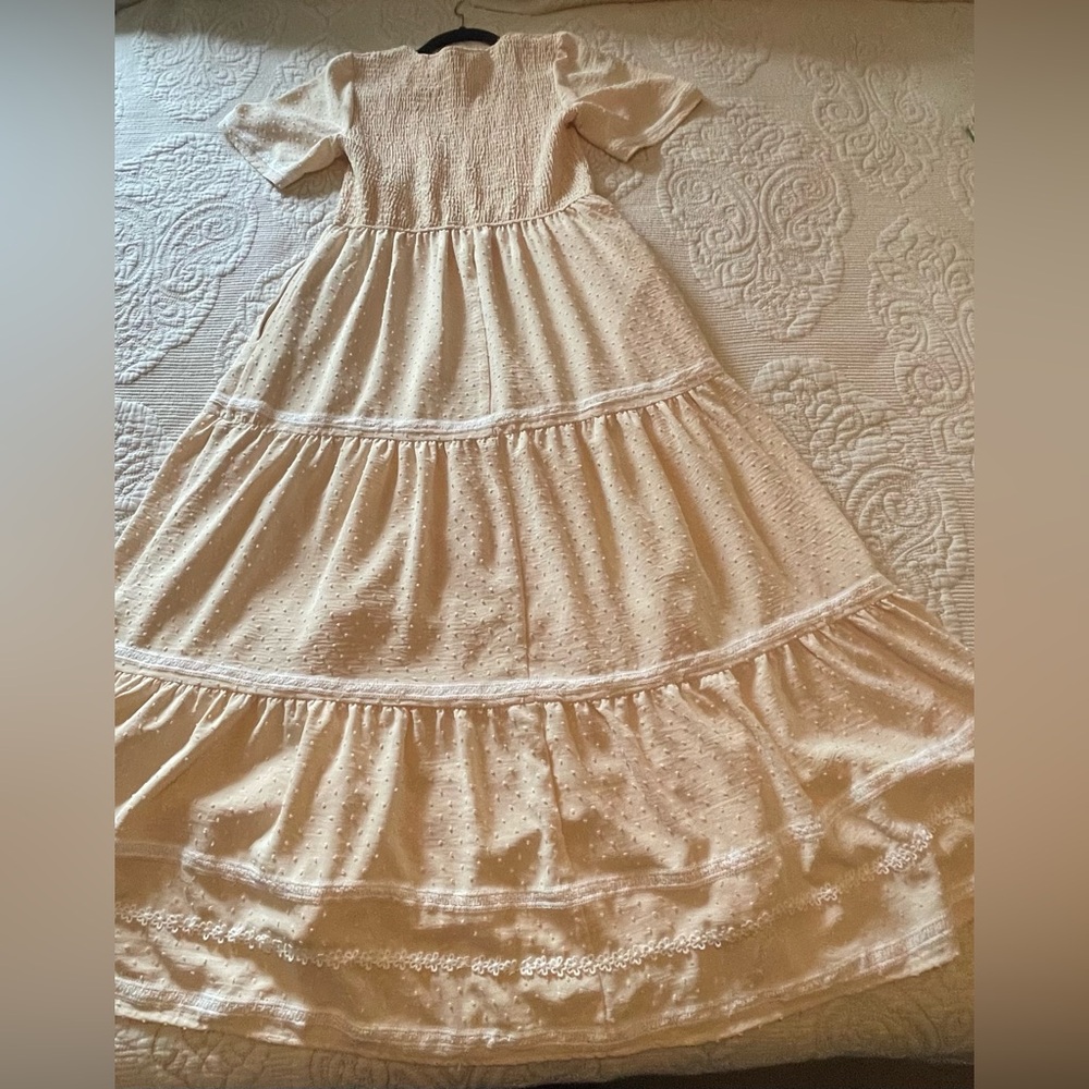 Cream Ruched Tiered Dress - Picture 9 of 11